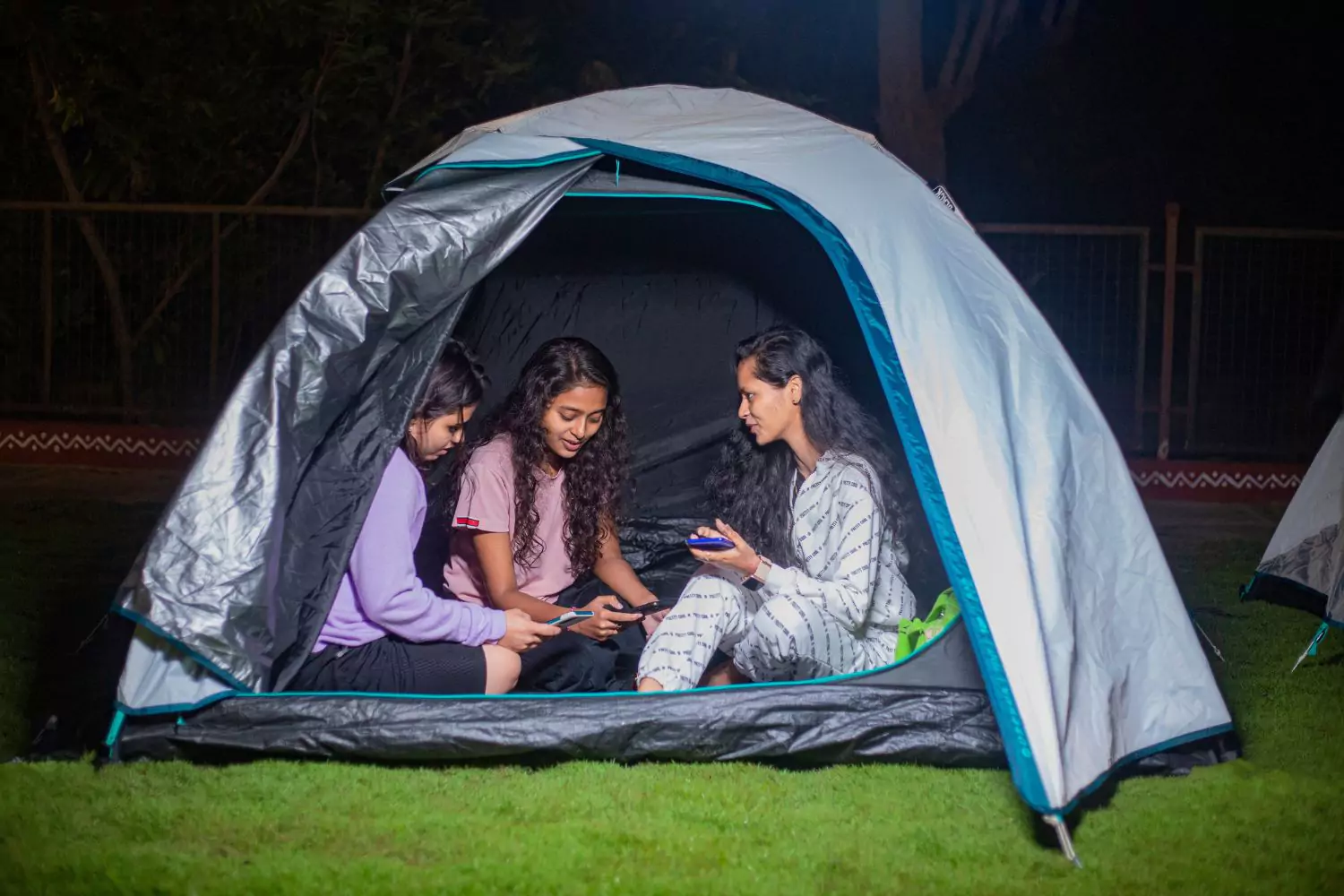 camping-tents-night